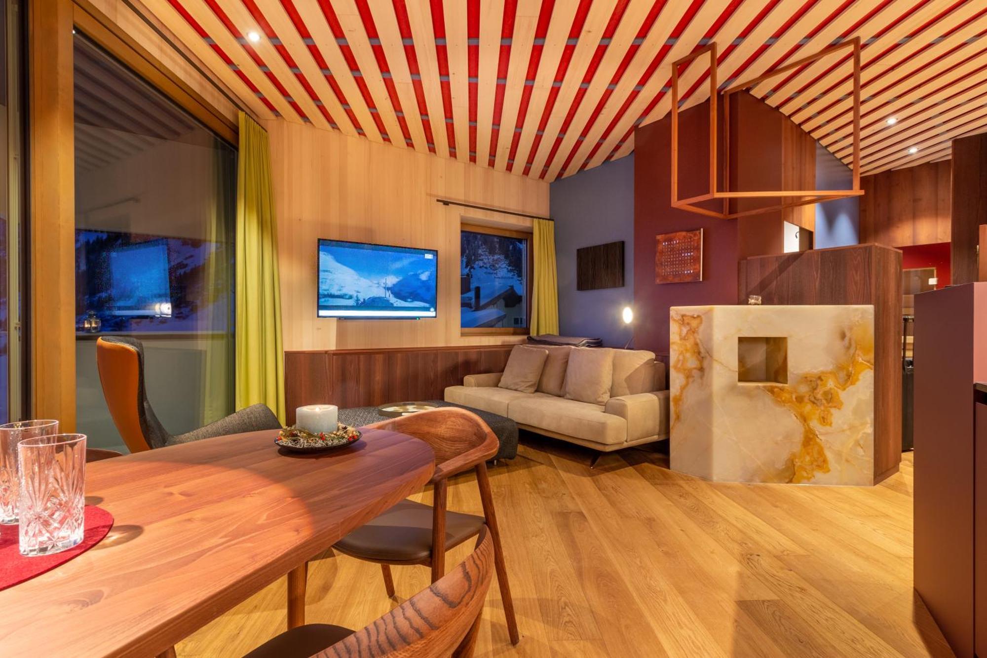 Wohlfühlhotel Hubertushof Stuben am Arlberg Exterior foto
