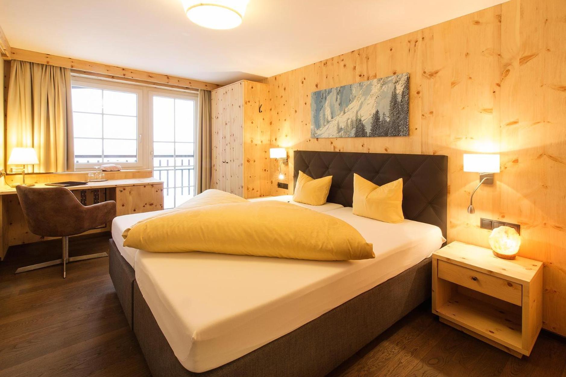 Wohlfühlhotel Hubertushof Stuben am Arlberg Exterior foto
