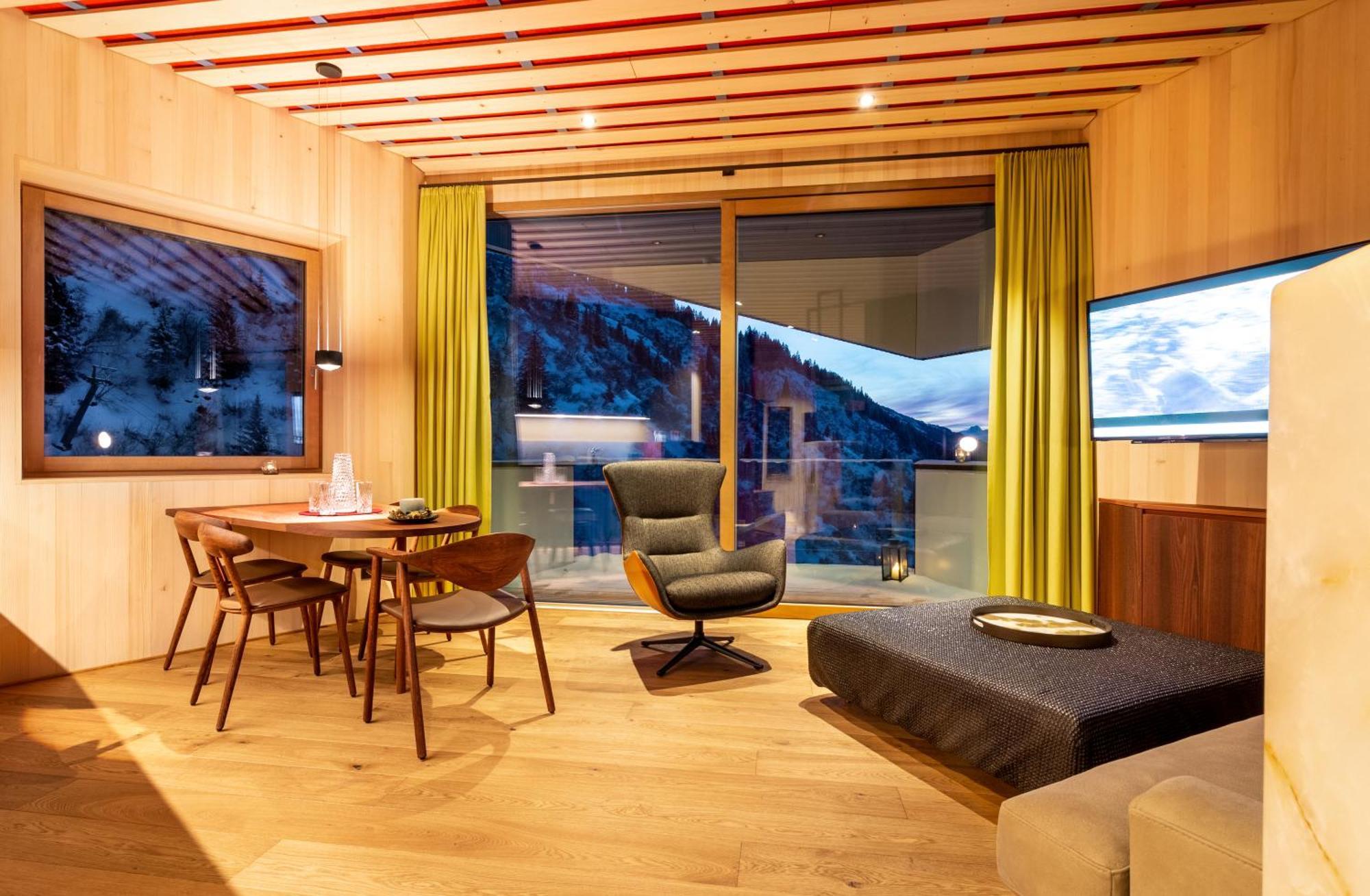 Wohlfühlhotel Hubertushof Stuben am Arlberg Exterior foto